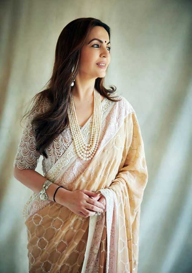 Phong cách xa hoa của Nita Ambani: điểm nhấn là nhẫn kim cương hàng chục triệu USD