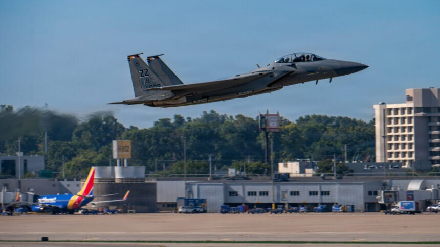 Thêm hàng chục tiêm kích F-15EX Eagle II cực mạnh được đặt hàng